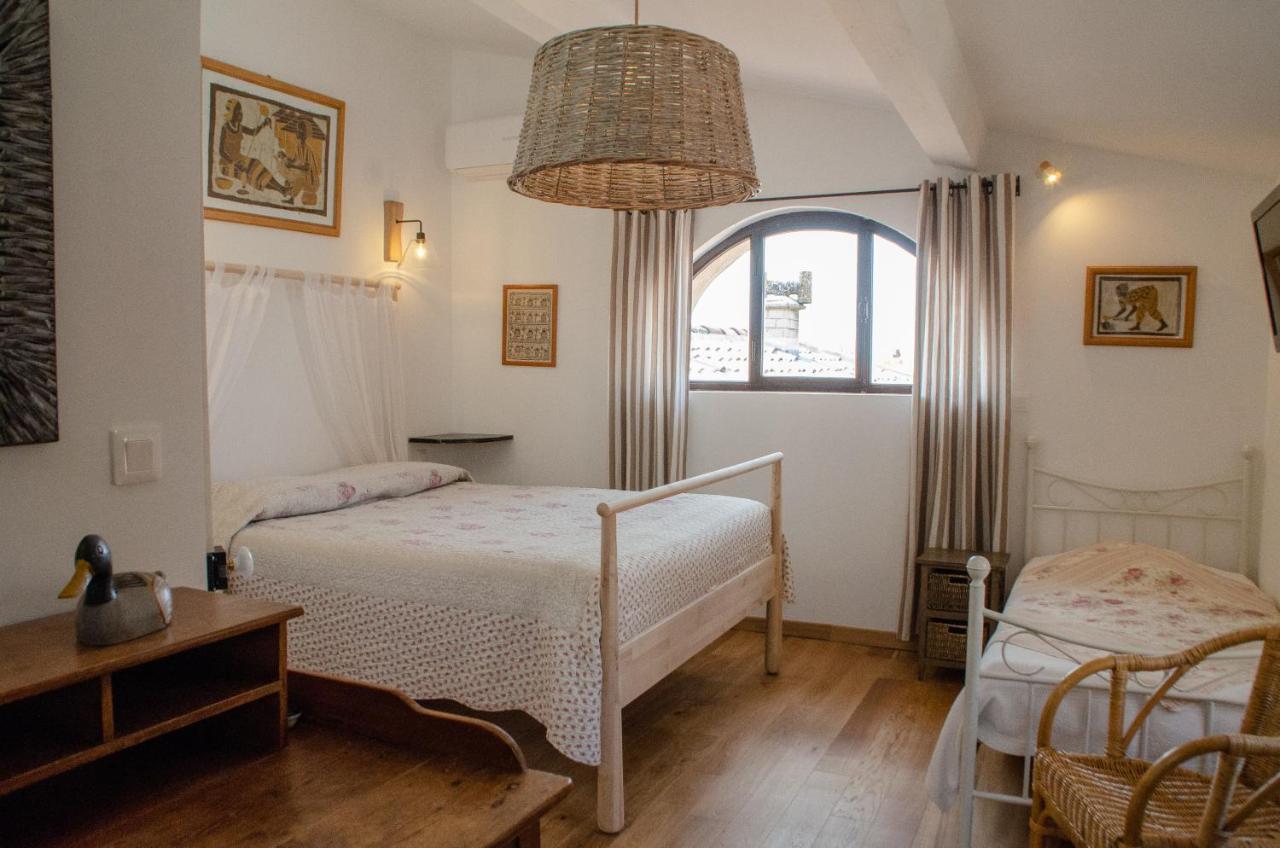 Hotel Les Remparts เวอนาสก์ ภายนอก รูปภาพ