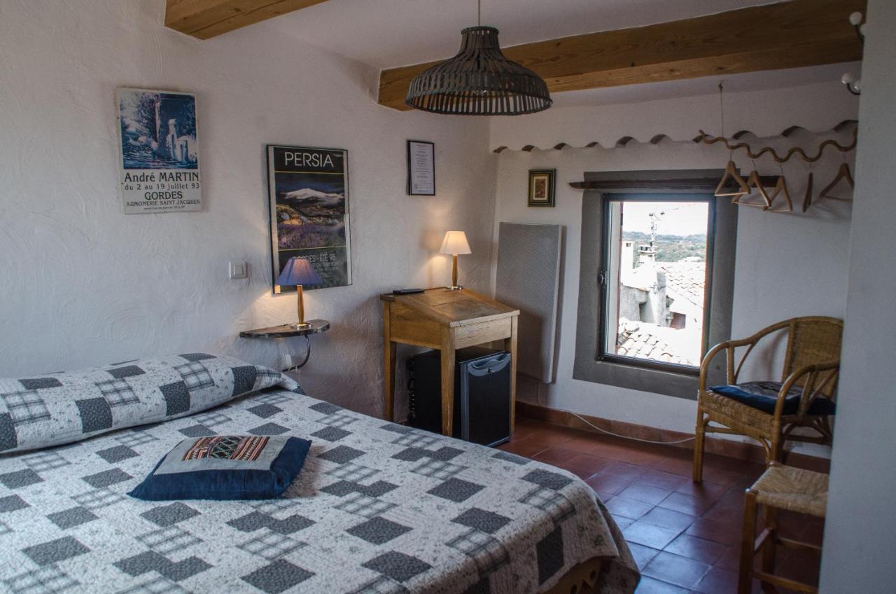 Hotel Les Remparts เวอนาสก์ ภายนอก รูปภาพ